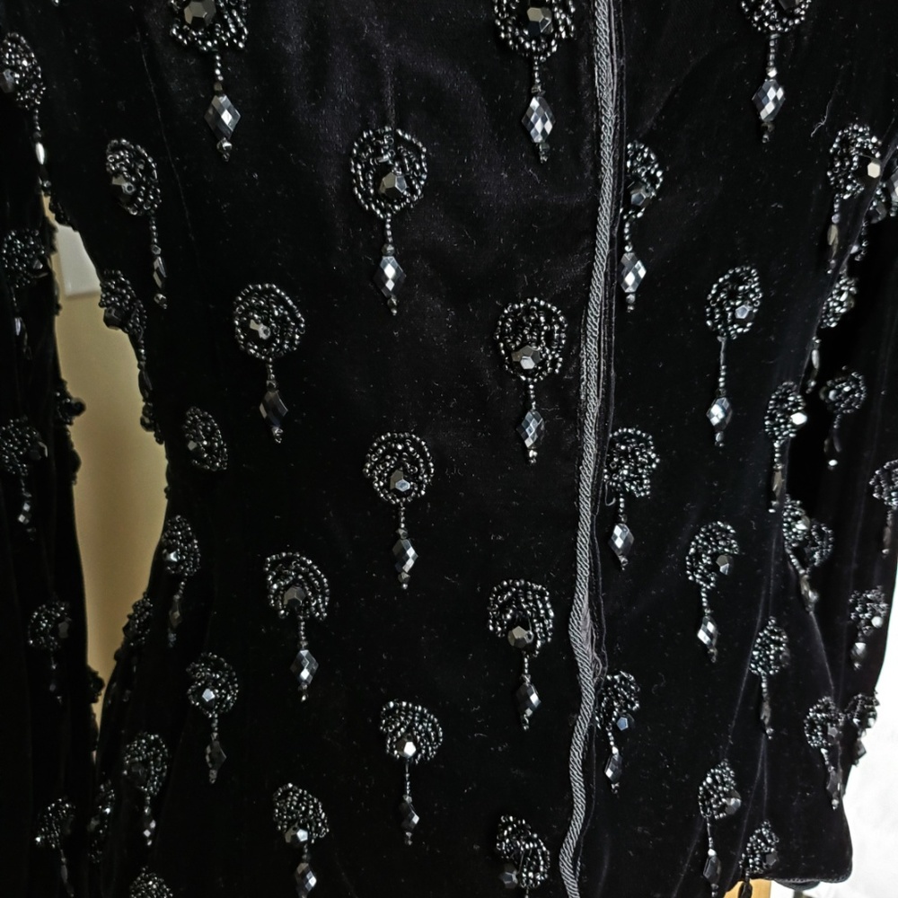 Vintage Oscar de la Renta velvet beaded jacket - Picture 5 of 8